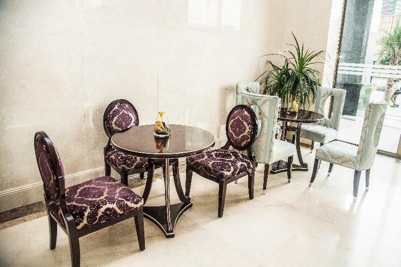 D.I.Riviera International Hotel Phnom-Penh Buitenkant foto